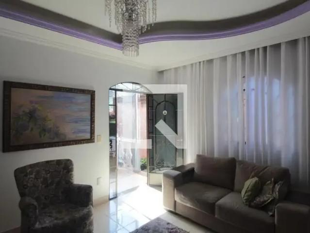 Casa / Sobrado para Locação em Belo Horizonte/MG Jaqueline 6 Quartos
