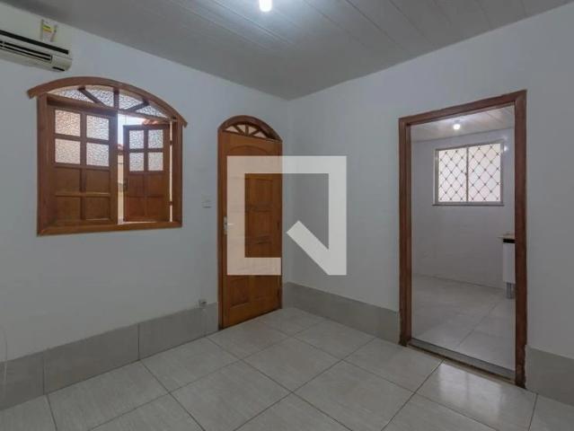 Casa / Sobrado para Locação em Belo Horizonte/MG Jaraguá 2 Quartos