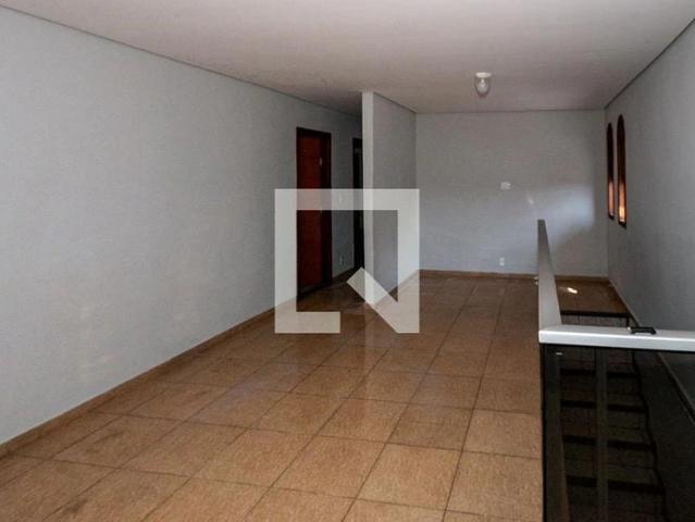 Casa / Sobrado para Locação em Belo Horizonte/MG Jardim dos Comerciários Venda Nova 3 Quartos