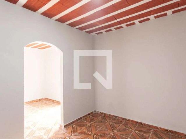 Casa / Sobrado para Locação em Belo Horizonte/MG Jardim dos Comerciários Venda Nova 3 Quartos