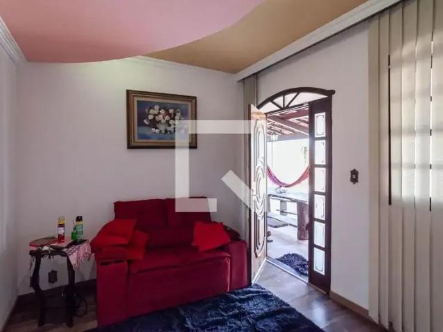 Casa / Sobrado para Locação em Belo Horizonte/MG João Pinheiro 3 Quartos