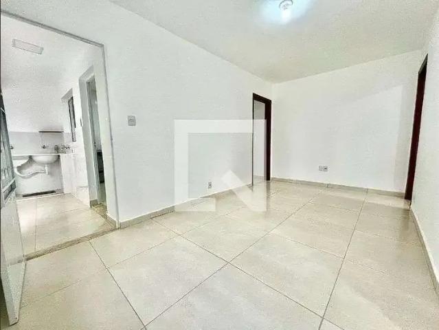 Casa / Sobrado para Locação em Belo Horizonte/MG Lagoa 2 Quartos
