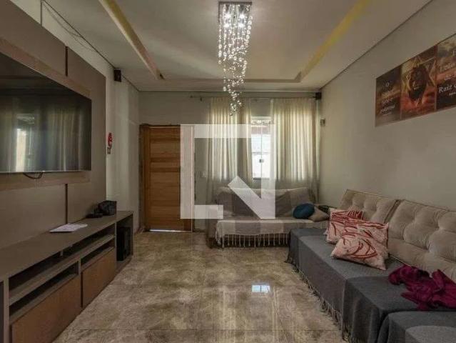 Casa / Sobrado para Locação em Belo Horizonte/MG Letícia 4 Quartos