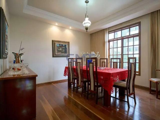 Casa / Sobrado para Locação em Belo Horizonte/MG Luxemburgo 5 Quartos