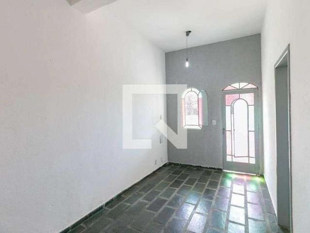 Casa / Sobrado para Locação em Belo Horizonte/MG Marajó 2 Quartos