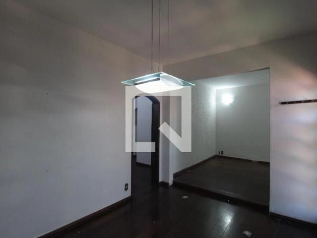 Casa / Sobrado para Locação em Belo Horizonte/MG Minascaixa 4 Quartos