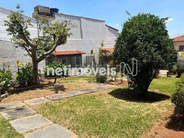 Casa / Sobrado para Locação em Belo Horizonte/MG Nova Cachoeirinha 4 Quartos