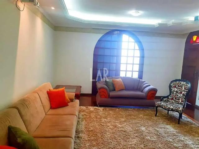 Casa / Sobrado para Locação em Belo Horizonte/MG Nova Cachoeirinha 4 Quartos