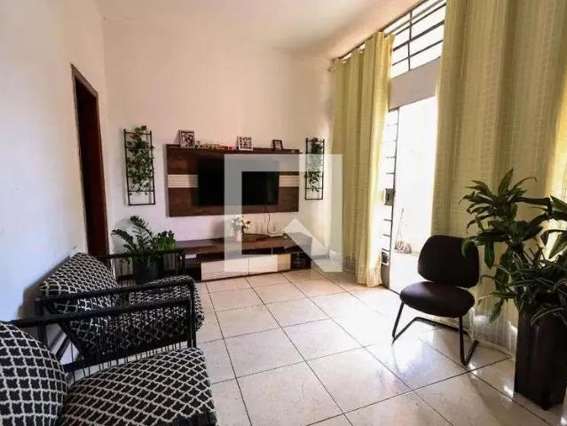 Casa / Sobrado para Locação em Belo Horizonte/MG Nova Cachoeirinha 3 Quartos