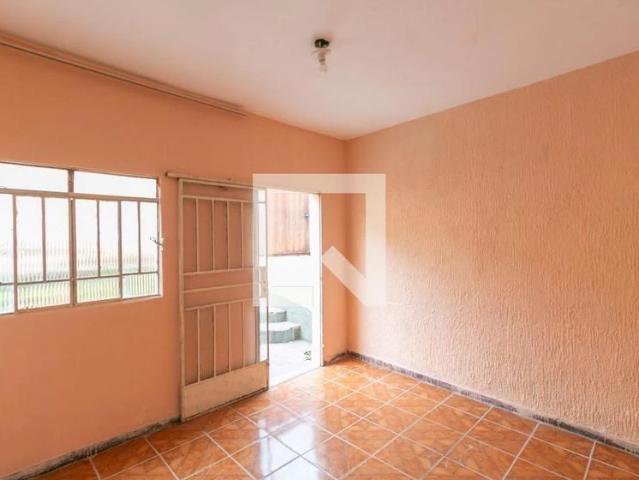 Casa / Sobrado para Locação em Belo Horizonte/MG Novo Glória 3 Quartos