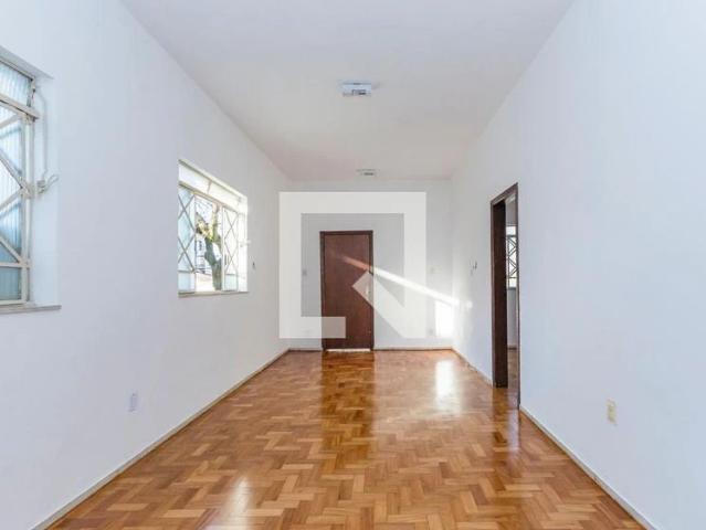 Casa / Sobrado para Locação em Belo Horizonte/MG Padre Eustáquio 3 Quartos