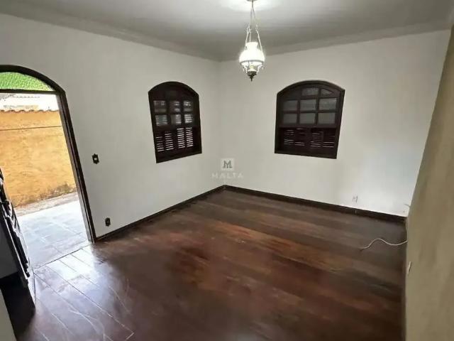 Casa / Sobrado para Locação em Belo Horizonte/MG Palmeiras 4 Quartos