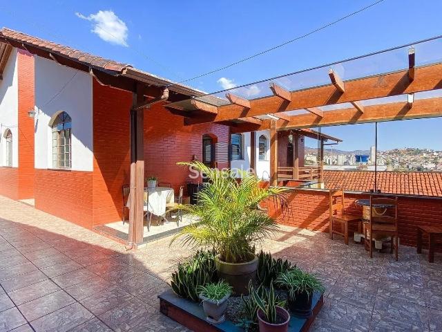 Casa / Sobrado para Locação em Belo Horizonte/MG Palmeiras 5 Quartos