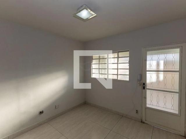 Casa / Sobrado para Locação em Belo Horizonte/MG Parque São José 4 Quartos