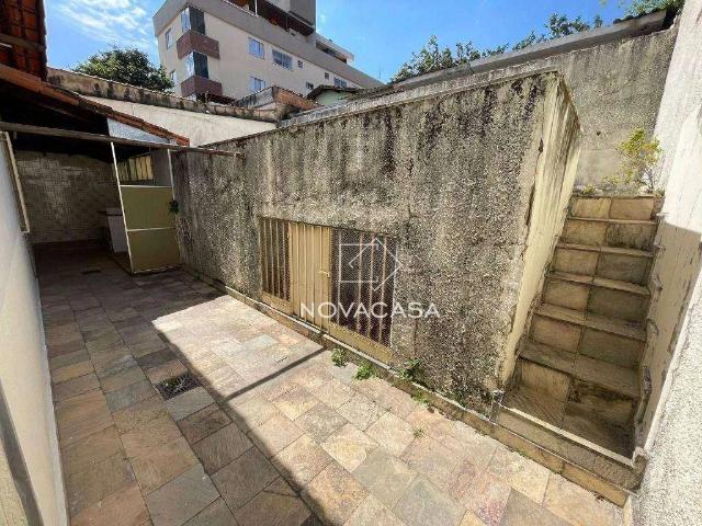 Casa / Sobrado para Locação em Belo Horizonte/MG Planalto 5 Quartos