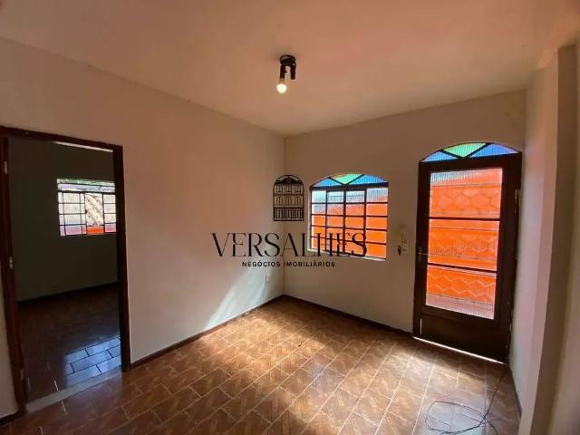 Casa / Sobrado para Locação em Belo Horizonte/MG Renascença 2 Quartos