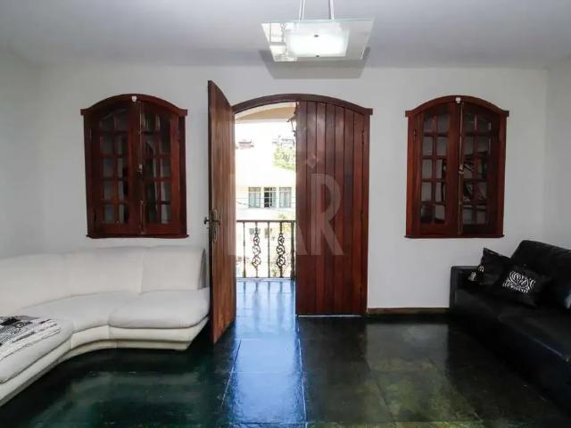 Casa / Sobrado para Locação em Belo Horizonte/MG São Bento 5 Quartos