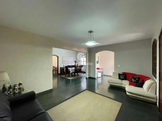 Casa / Sobrado para Locação em Belo Horizonte/MG São Bento 6 Quartos