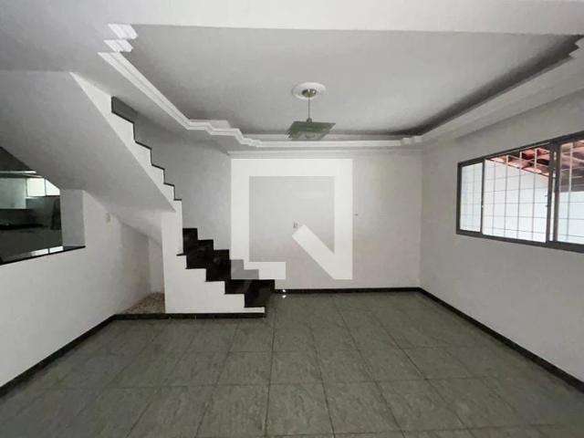 Casa / Sobrado para Locação em Belo Horizonte/MG São Gabriel 3 Quartos