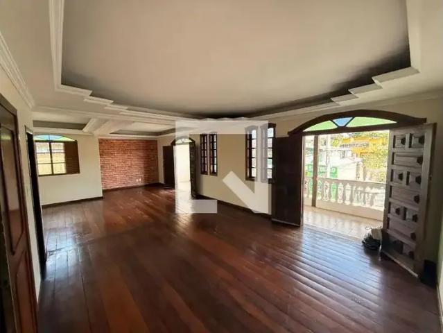 Casa / Sobrado para Locação em Belo Horizonte/MG São Geraldo 3 Quartos