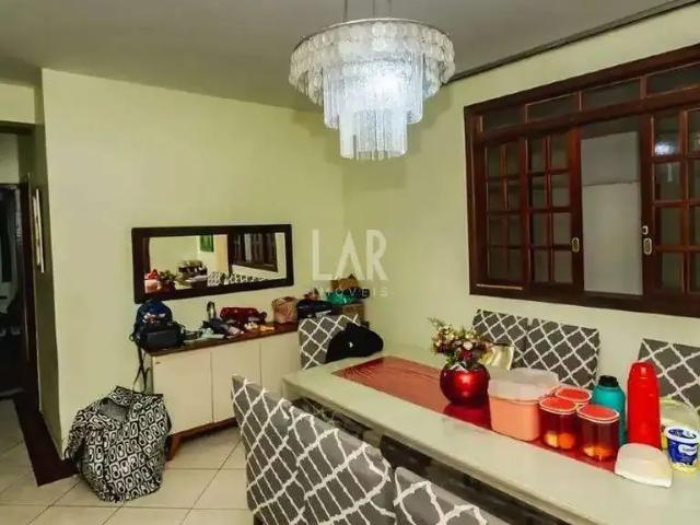 Casa / Sobrado para Locação em Belo Horizonte/MG São João Batista 4 Quartos