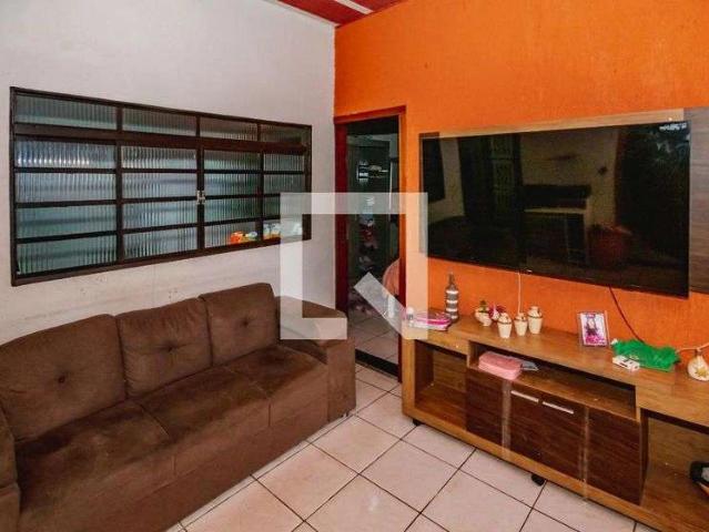 Casa / Sobrado para Locação em Belo Horizonte/MG São João Batista 8 Quartos