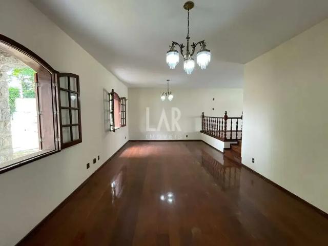 Casa / Sobrado para Locação em Belo Horizonte/MG São Luiz 4 Quartos