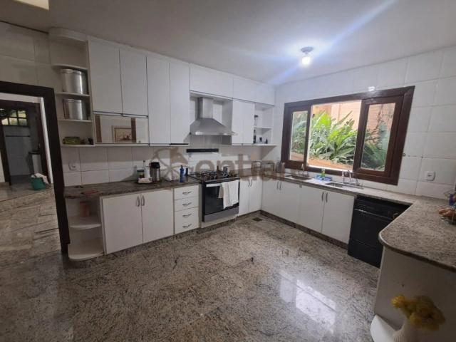 Casa / Sobrado para Locação em Belo Horizonte/MG São Luiz 5 Quartos