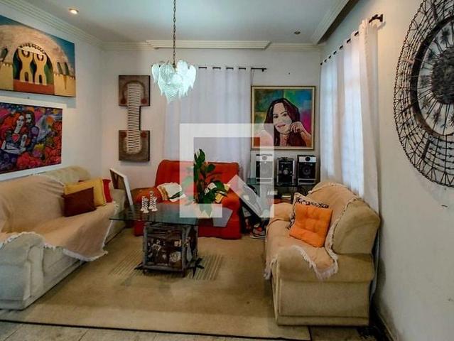 Casa / Sobrado para Locação em Belo Horizonte/MG São Luiz 6 Quartos