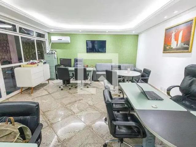 Casa / Sobrado para Locação em Belo Horizonte/MG São Luiz 7 Quartos