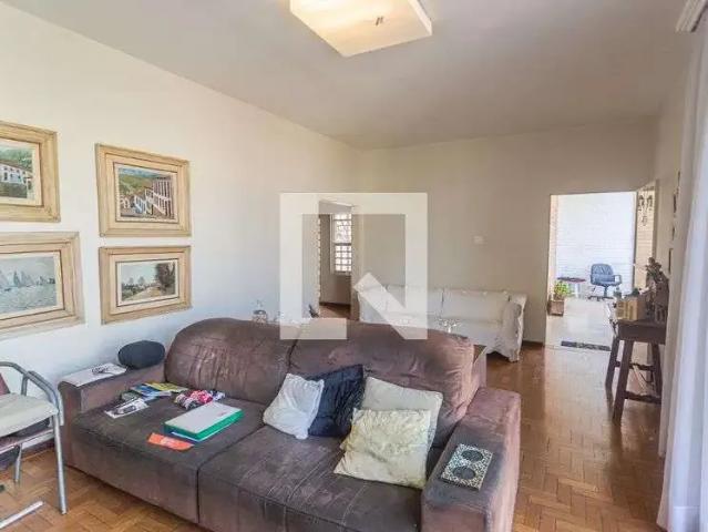 Casa / Sobrado para Locação em Belo Horizonte/MG São Pedro 5 Quartos