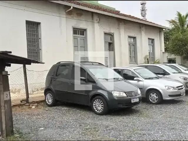Casa / Sobrado para Locação em Belo Horizonte/MG Santa Tereza 3 Quartos