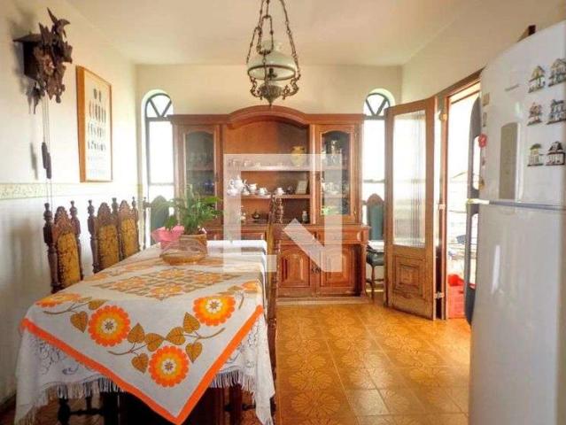 Casa / Sobrado para Locação em Belo Horizonte/MG Santa Tereza 10 Quartos