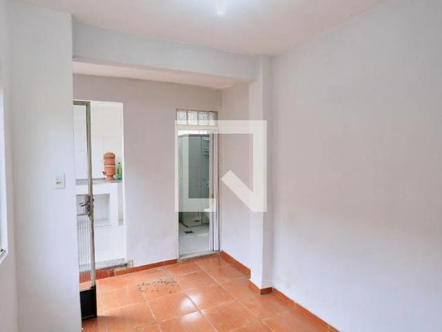 Casa / Sobrado para Locação em Belo Horizonte/MG Santa Tereza 1 Quartos