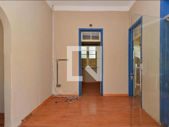 Casa / Sobrado para Locação em Belo Horizonte/MG Santa Tereza 2 Quartos
