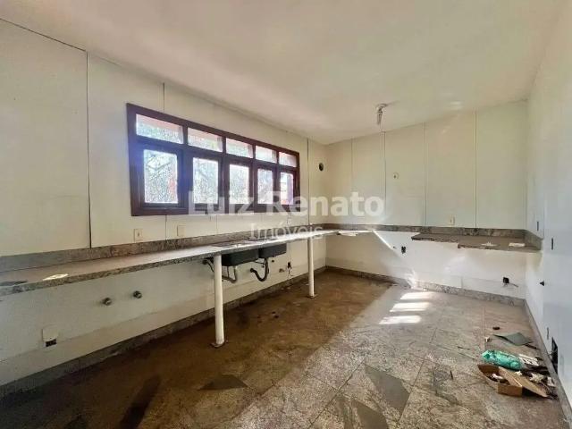 Casa / Sobrado para Locação em Belo Horizonte/MG Santa Tereza 8 Quartos