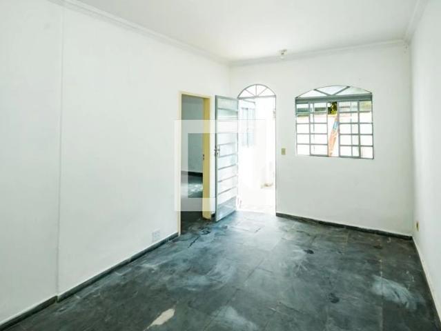 Casa / Sobrado para Locação em Belo Horizonte/MG Santa Terezinha 2 Quartos