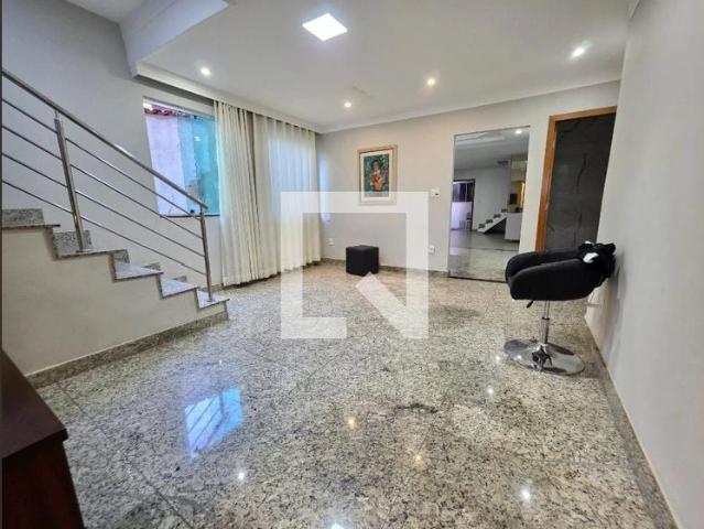 Casa / Sobrado para Locação em Belo Horizonte/MG Santa Amélia 3 Quartos
