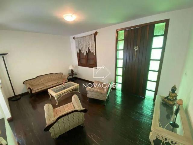 Casa / Sobrado para Locação em Belo Horizonte/MG Santa Amélia 4 Quartos