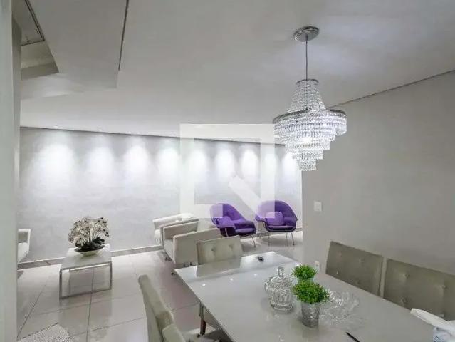 Casa / Sobrado para Locação em Belo Horizonte/MG Santa Amélia 4 Quartos