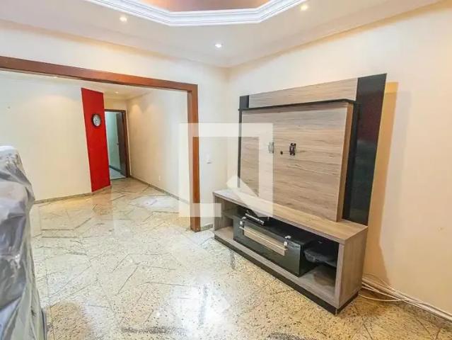 Casa / Sobrado para Locação em Belo Horizonte/MG Santa Amélia 4 Quartos