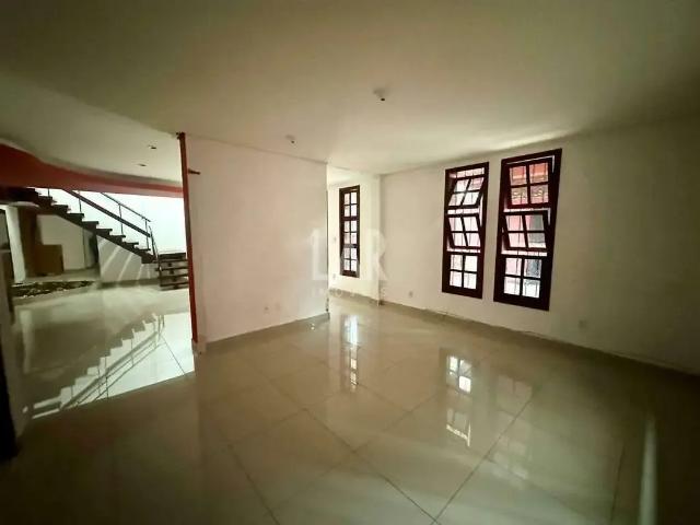 Casa / Sobrado para Locação em Belo Horizonte/MG Santa Amélia 5 Quartos