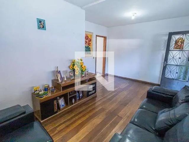 Casa / Sobrado para Locação em Belo Horizonte/MG Santa Branca 3 Quartos