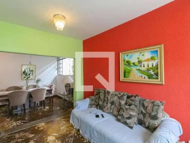 Casa / Sobrado para Locação em Belo Horizonte/MG Santa Branca 4 Quartos