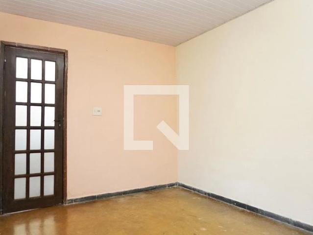Casa / Sobrado para Locação em Belo Horizonte/MG Santa Cruz 1 Quartos