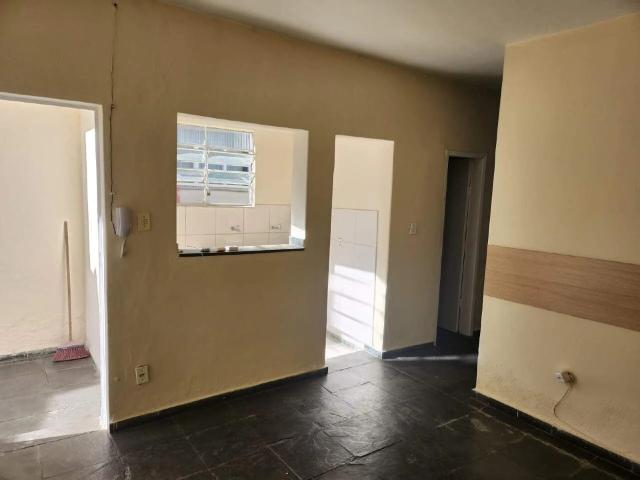 Casa / Sobrado para Locação em Belo Horizonte/MG Santa Cruz 2 Quartos