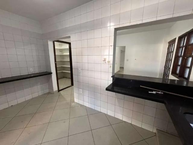 Casa / Sobrado para Locação em Belo Horizonte/MG Santa Cruz 5 Quartos