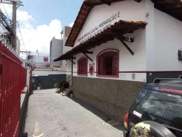 Casa / Sobrado para Locação em Belo Horizonte/MG Santa Efigênia 4 Quartos