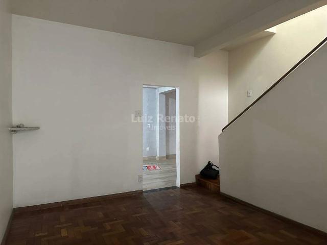 Casa / Sobrado para Locação em Belo Horizonte/MG Santa Efigênia 7 Quartos