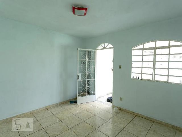 Casa / Sobrado para Locação em Belo Horizonte/MG Santa Efigênia 3 Quartos